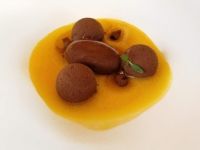 Sopa de Fruta de la Pasión con Chocolate Amargo
